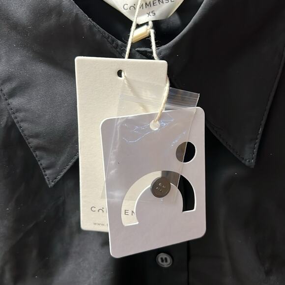 NWT REVOLVE & MINIMALIST lovers COMMENSE cropped black blouse XS - Picture 7 of 9